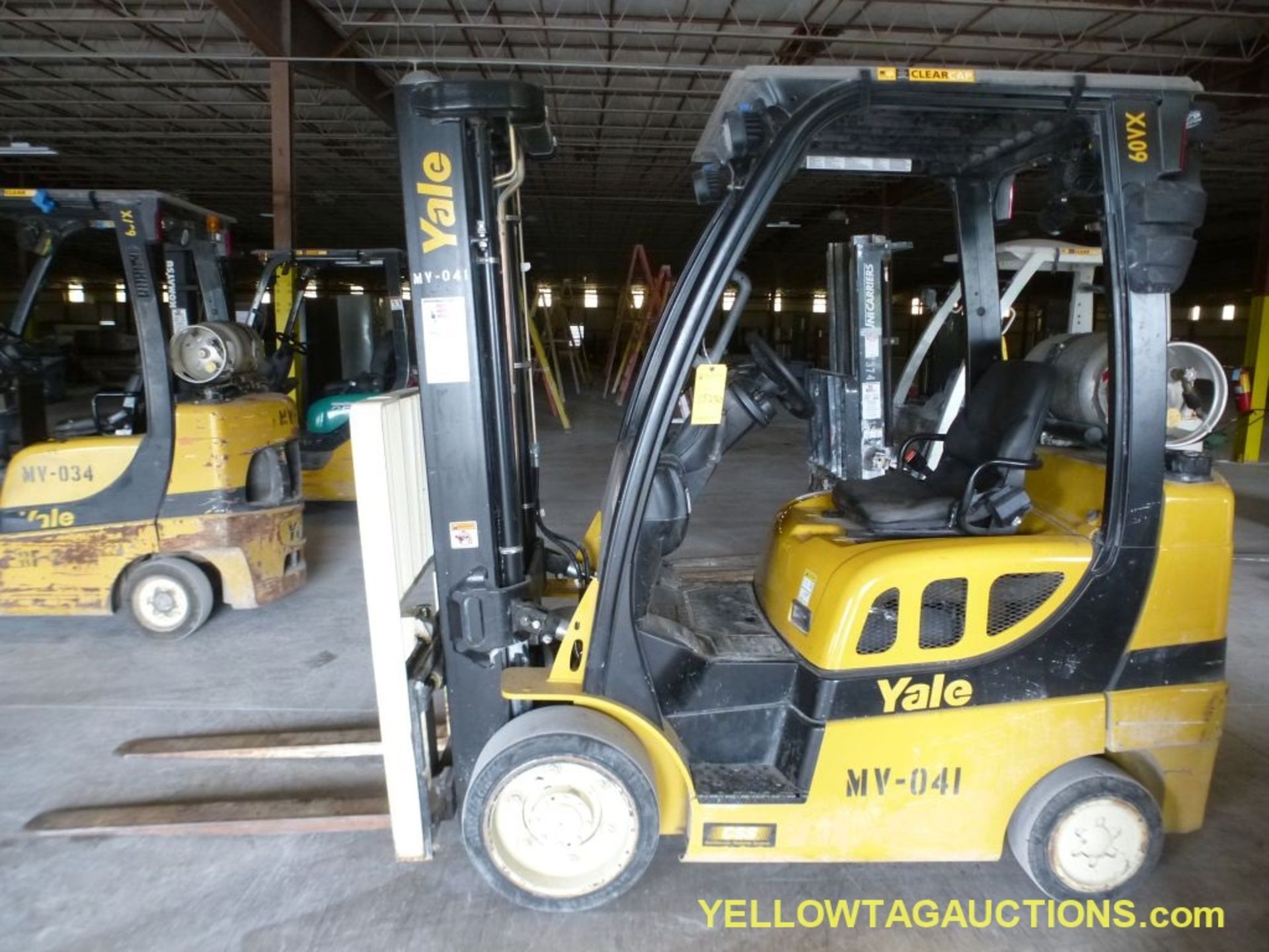 Yale Propane Forklift - Model No. GLC060VXNDAF085; Serial No. C910V06119R; 48" Forks; 1870 Hours; - Image 2 of 27