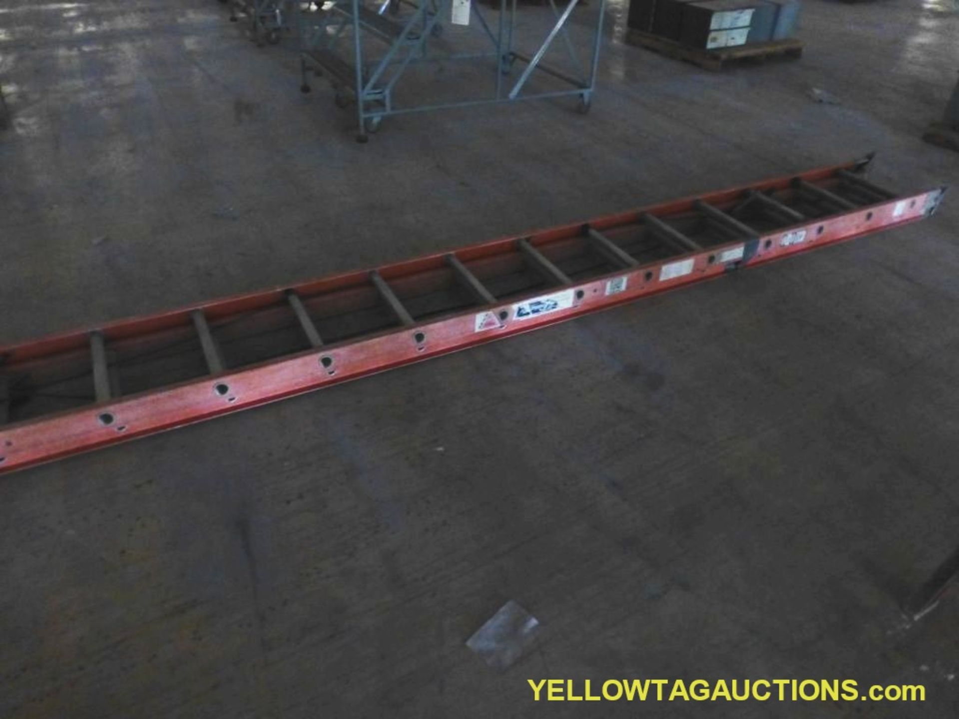 Louisville 30' Fiberglass Extension Ladder