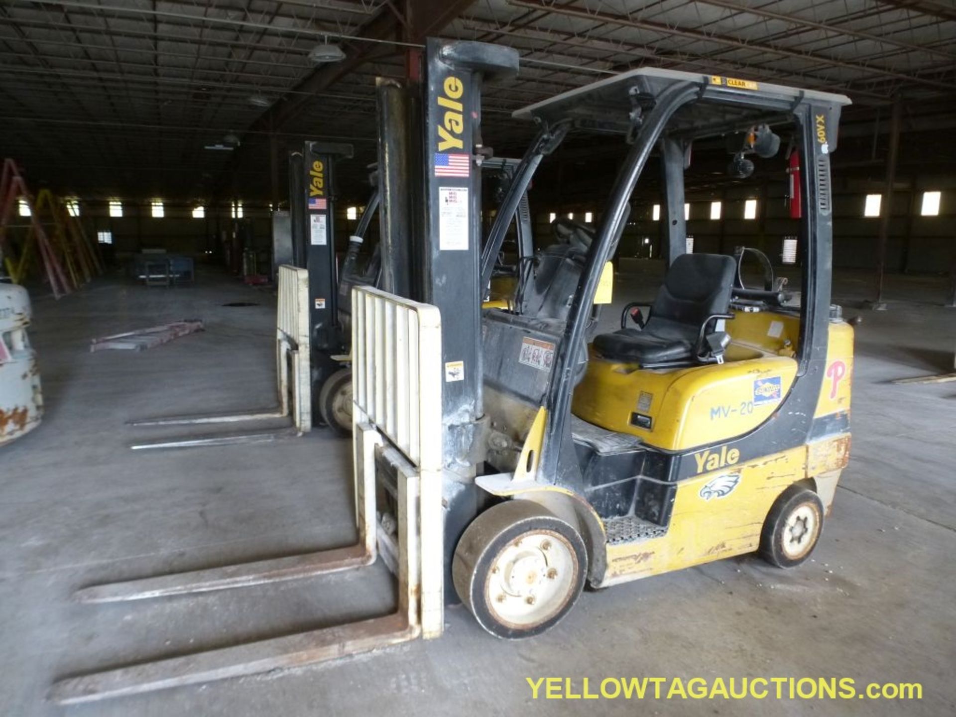 Yale Propane Forklift - Model No. GLC060VXNURV086; Serial No. A910V01730C; Max Capacity: 5800 lbs; - Image 3 of 24