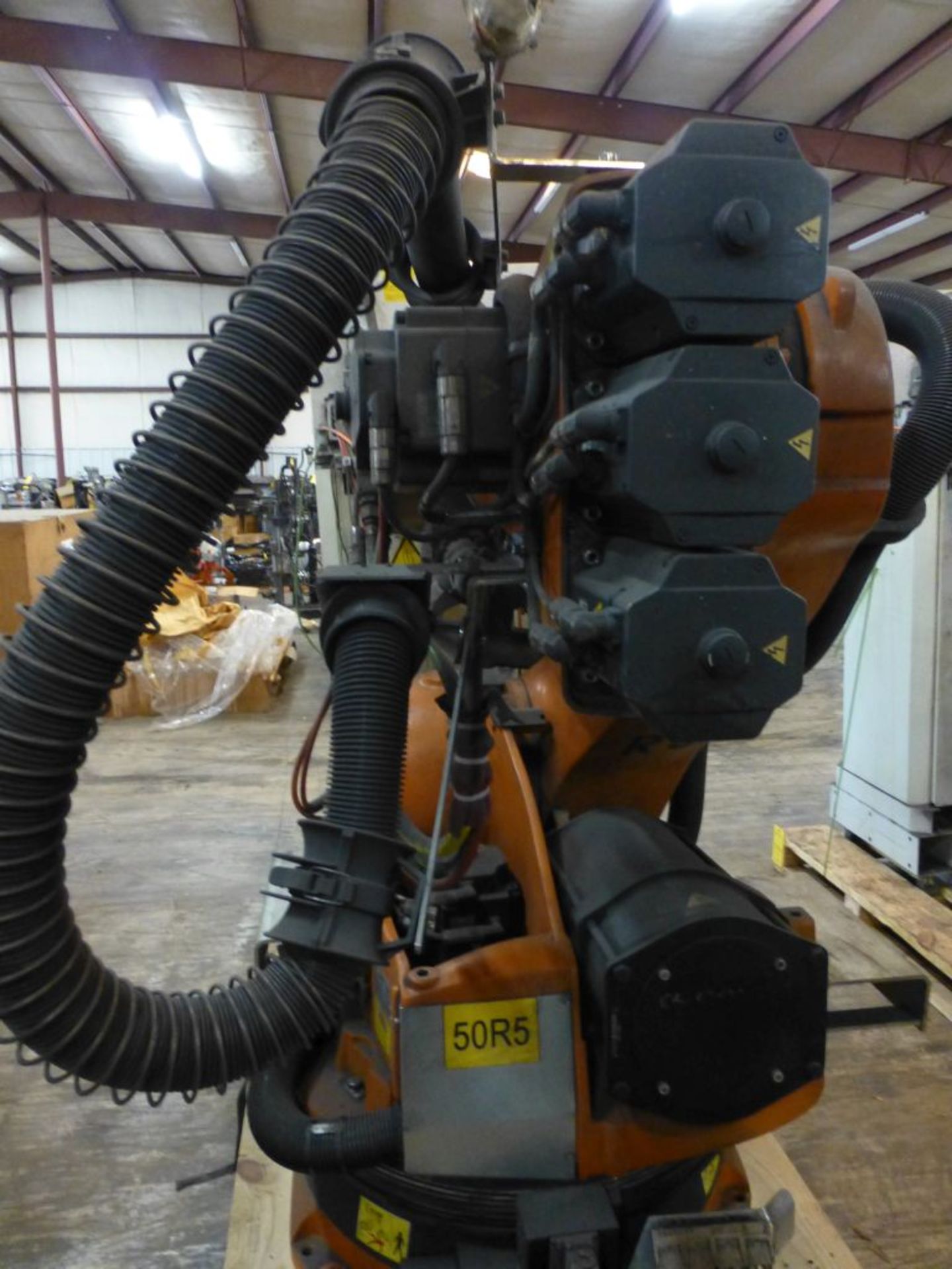 Kuka Robotic Arm w/KRC 2 Controller|Type: KR150-2-2000; Serial No. 902556; MFG: 2005-08; 1267KG - Image 8 of 28