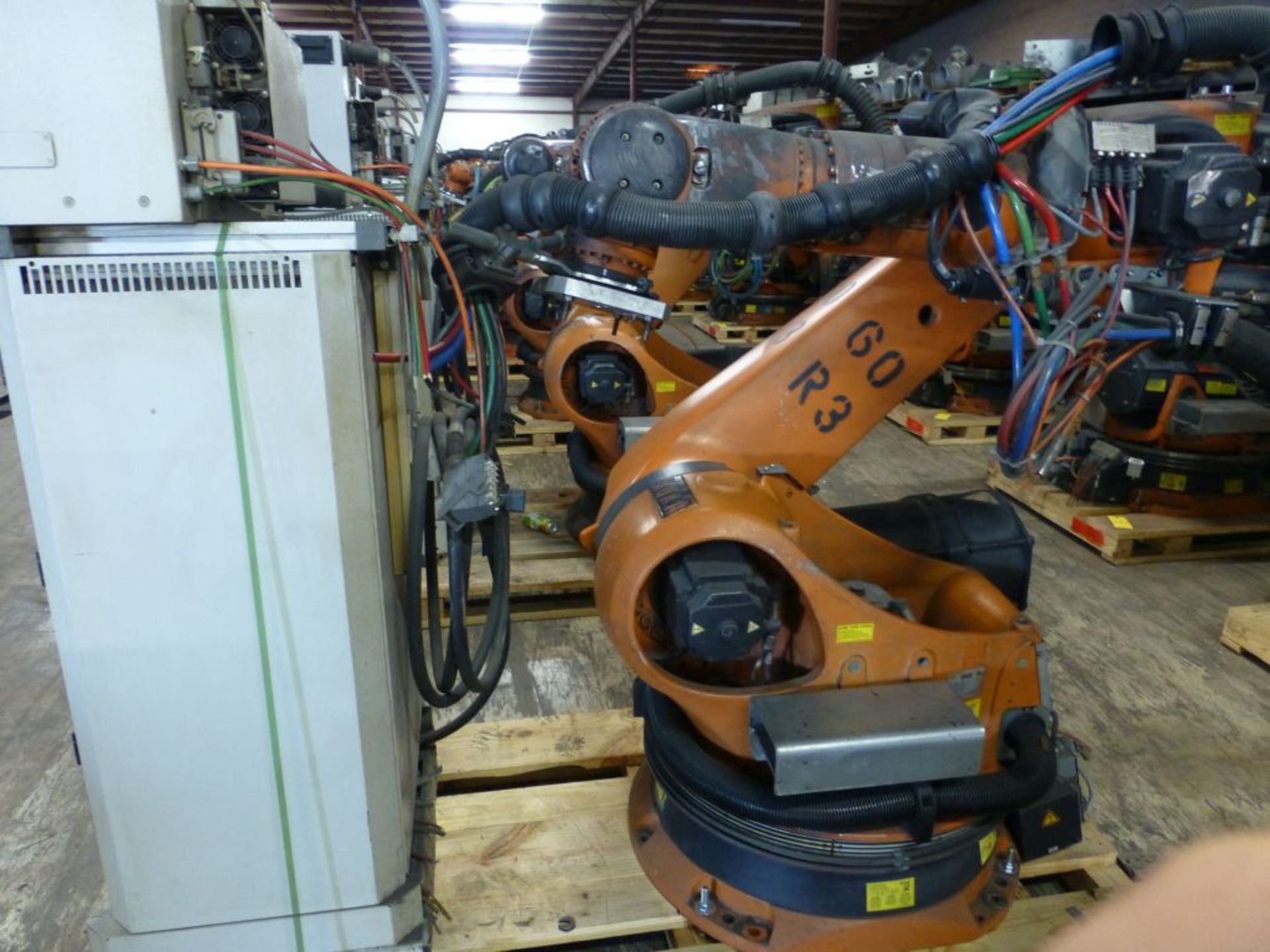 Kuka Robotic Arm w/KRC 2 Controller|Type: KR150-2-2000; Serial No. 902542; MFG: 2005-08; 1267KG