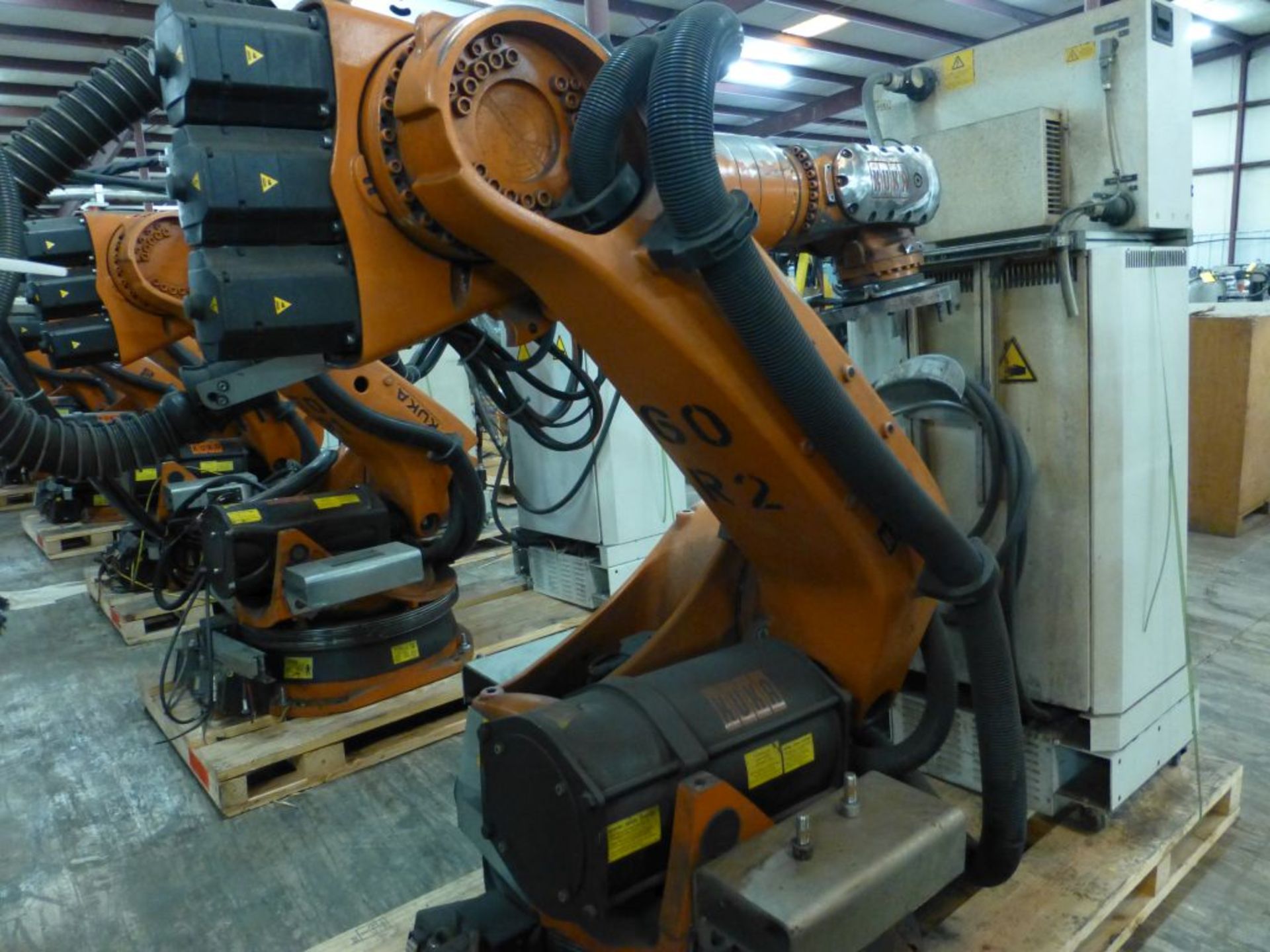 Kuka Robotic Arm w/KRC 2 Controller|Type: KR150-2-2000; Serial No. 902541; MFG: 2005-08; 1267KG - Image 2 of 27