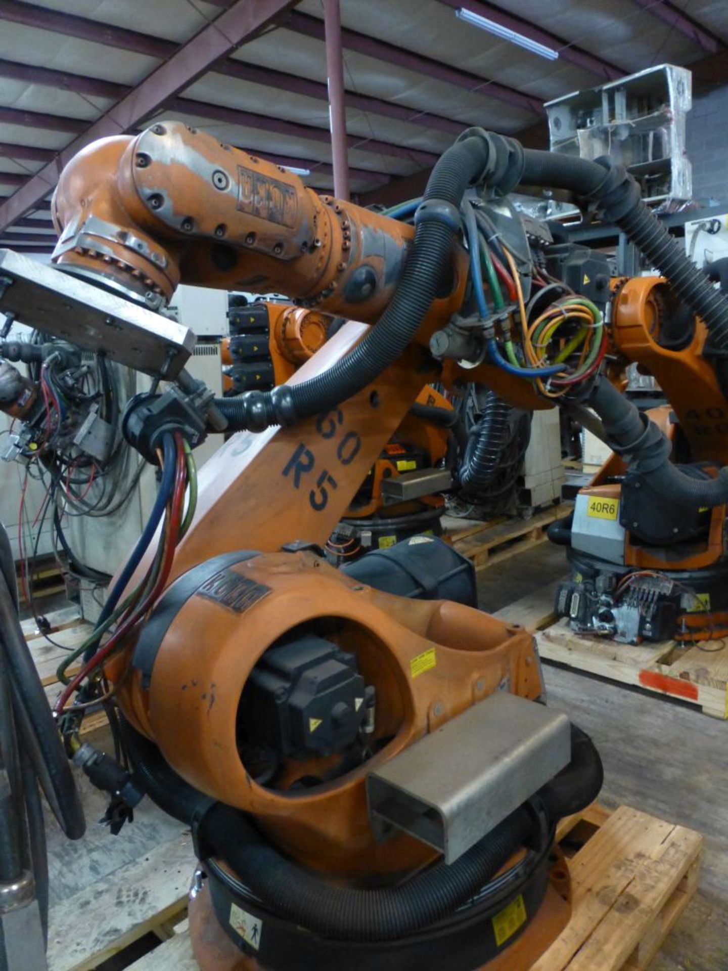 Kuka Robotic Arm w/KRC 2 Controller|Type: KR150-2-2000; Serial No. 902667; MFG: 2005-09; 1267KG - Image 3 of 27