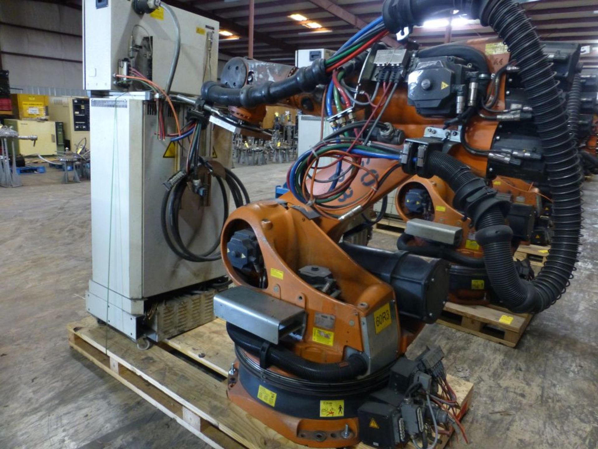 Kuka Robotic Arm w/KRC 2 Controller|Type: KR150-2-2000; Serial No. 902542; MFG: 2005-08; 1267KG - Image 3 of 32