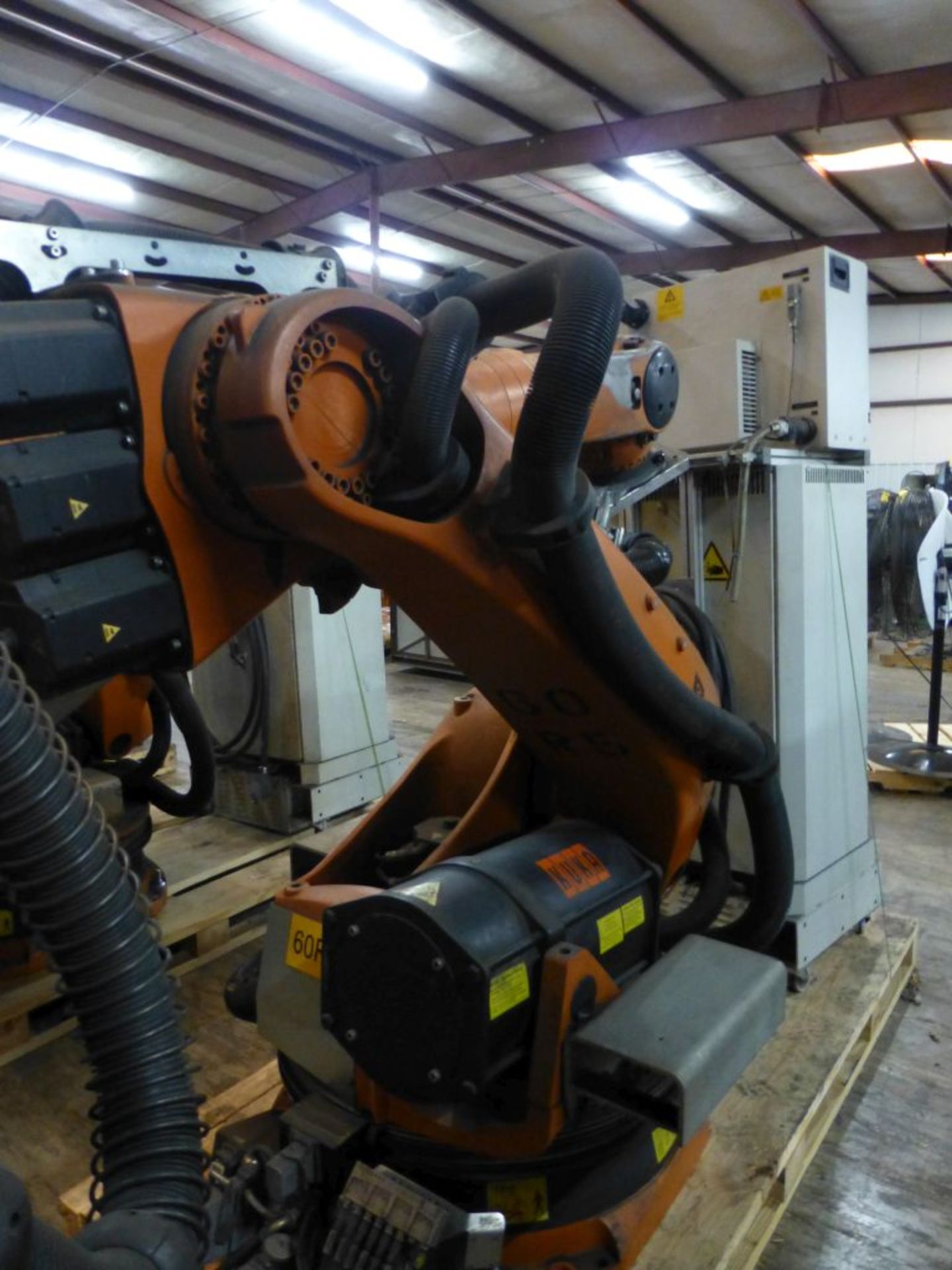 Kuka Robotic Arm w/KRC 2 Controller|Type: KR150-2-2000; Serial No. 902667; MFG: 2005-09; 1267KG - Image 2 of 27