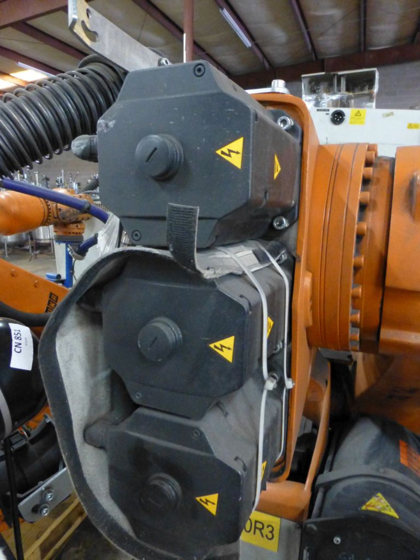 Kuka Robotic Arm w/KRC 2 Controller|Type: KR210 L150-2-2000; Serial No. 902184; MFG: 2005-06; - Image 9 of 29
