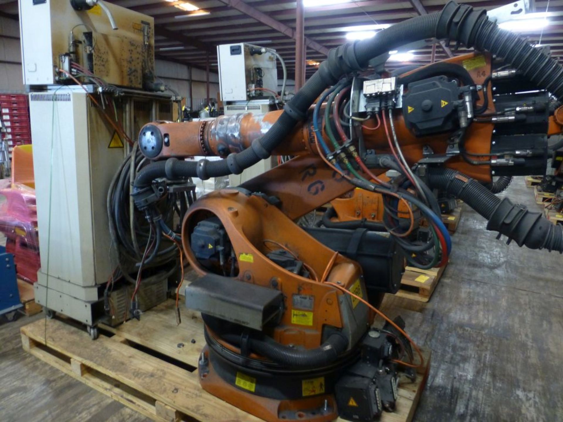 Kuka Robotic Arm w/KRC 2 Controller|Type: KR210 L150-2-2000; Serial No. 902111; MFG: 2005-06;