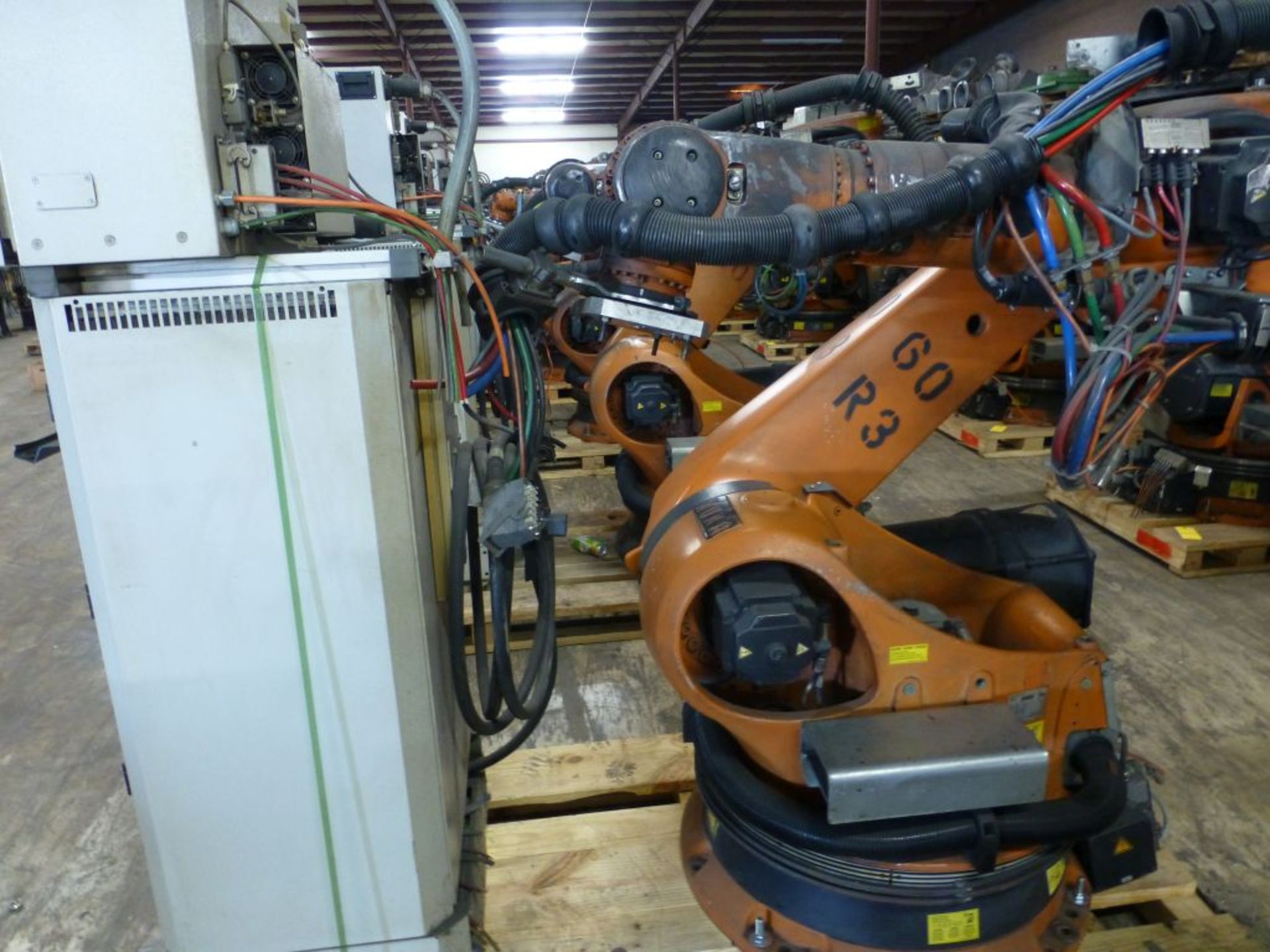 Kuka Robotic Arm w/KRC 2 Controller|Type: KR150-2-2000; Serial No. 902542; MFG: 2005-08; 1267KG - Image 2 of 32