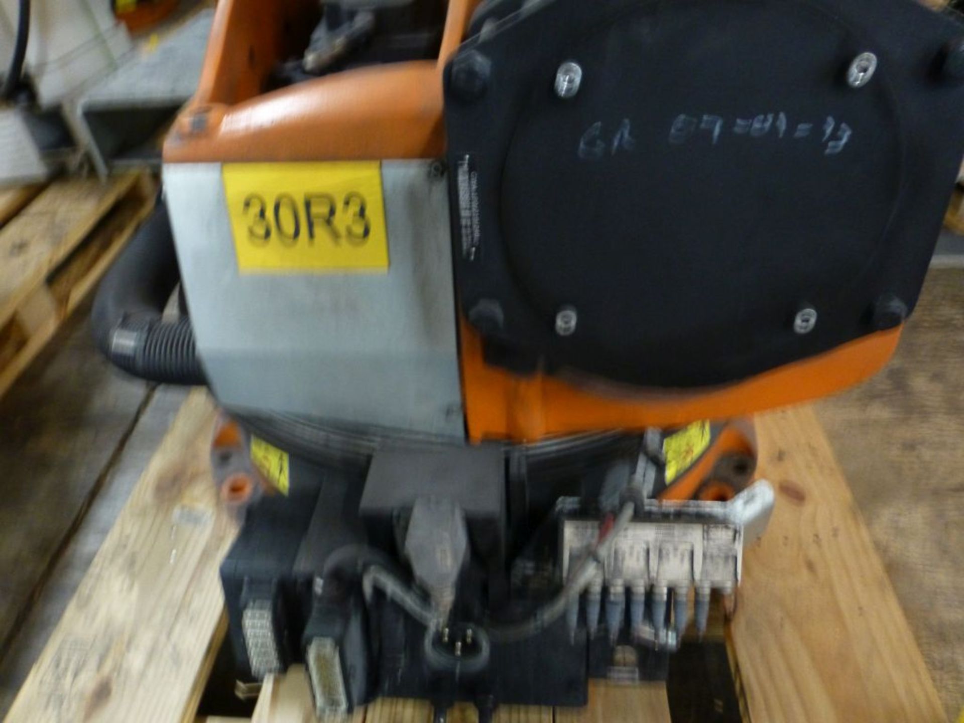 Kuka Robotic Arm w/KRC 2 Controller|Type: KR210 L150-2-2000; Serial No. 902184; MFG: 2005-06; - Image 10 of 29