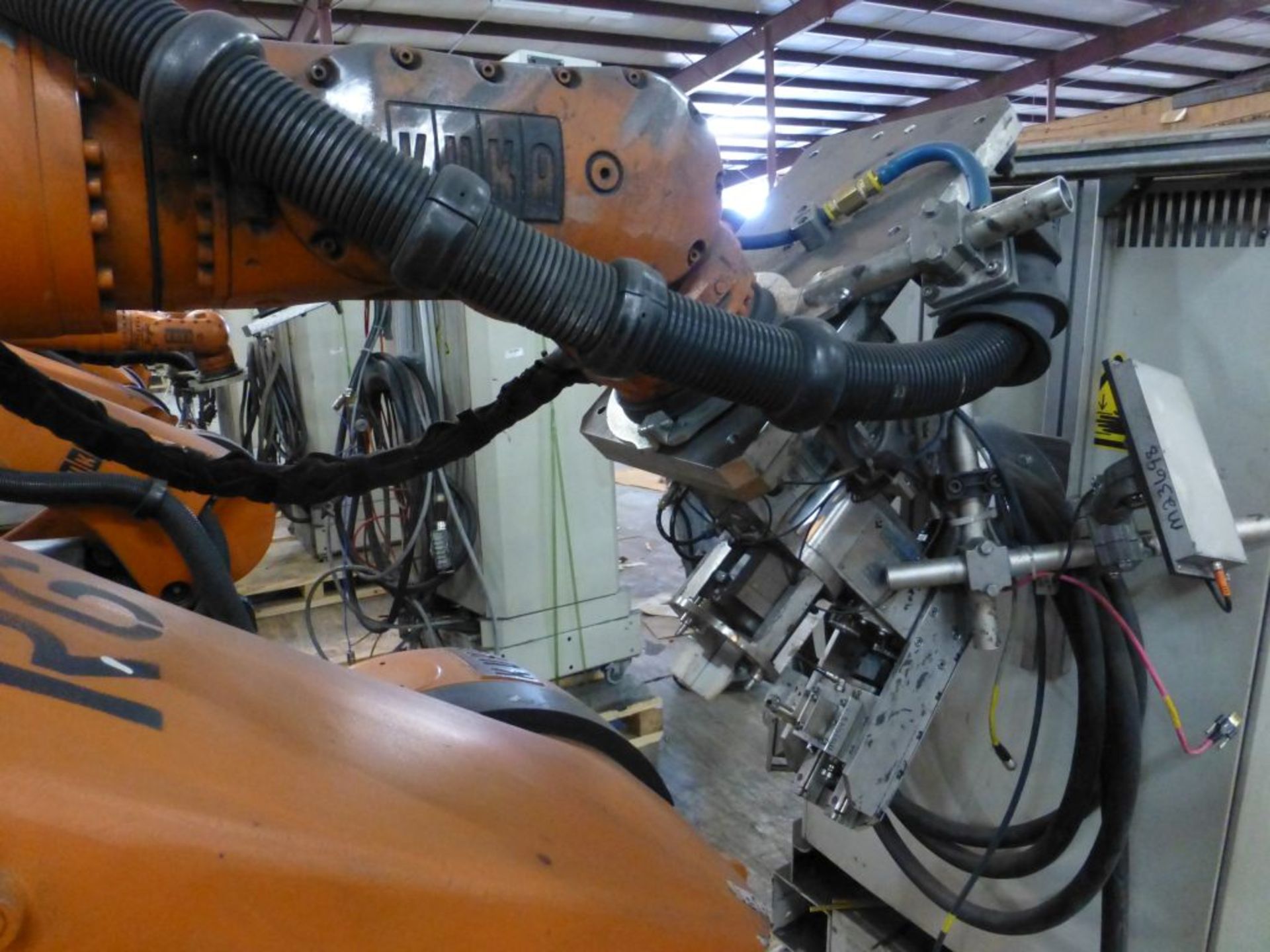 Kuka Robotic Arm w/KRC 2 Controller|Type: KR-150-2-2000; Serial No. 902635; MFG: 2005-06; 1267KG - Image 12 of 24