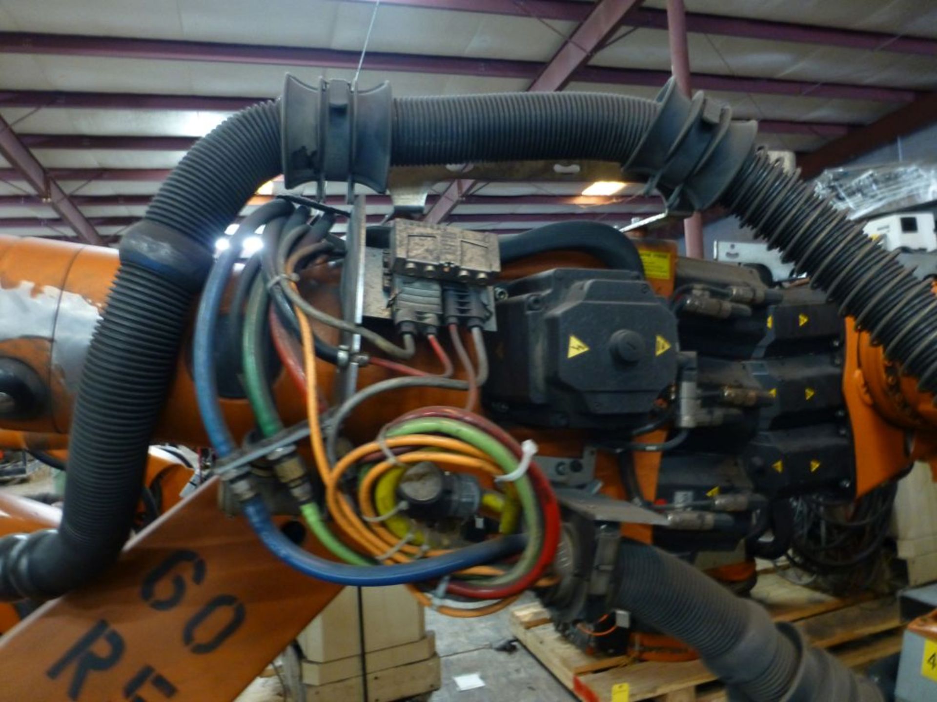 Kuka Robotic Arm w/KRC 2 Controller|Type: KR150-2-2000; Serial No. 902667; MFG: 2005-09; 1267KG - Image 7 of 27