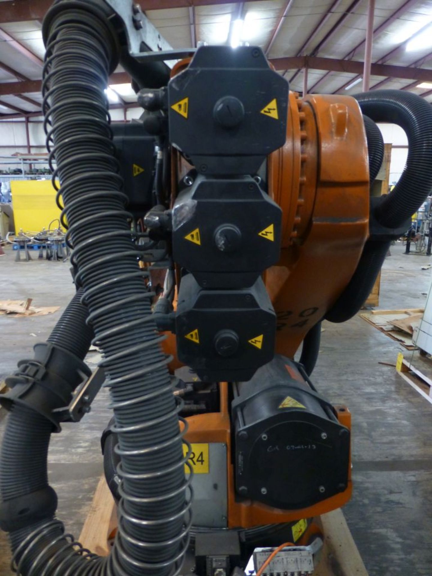 Kuka Robotic Arm w/KRC 2 Controller|Type: KR180 L150-2-2000; Serial No. 902171; MFG: 2005-06; - Image 10 of 30