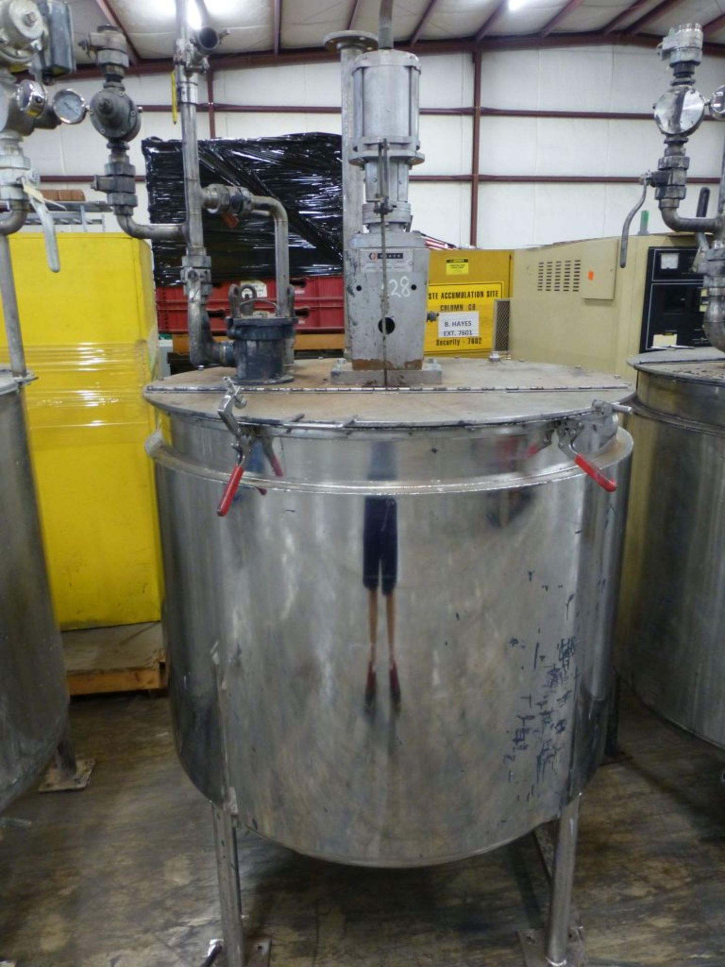 1987 Graco 616-337 Stainless Steel Tank|Includes: Graco Agitator Model No. LSA-117; (2) UFM Flow