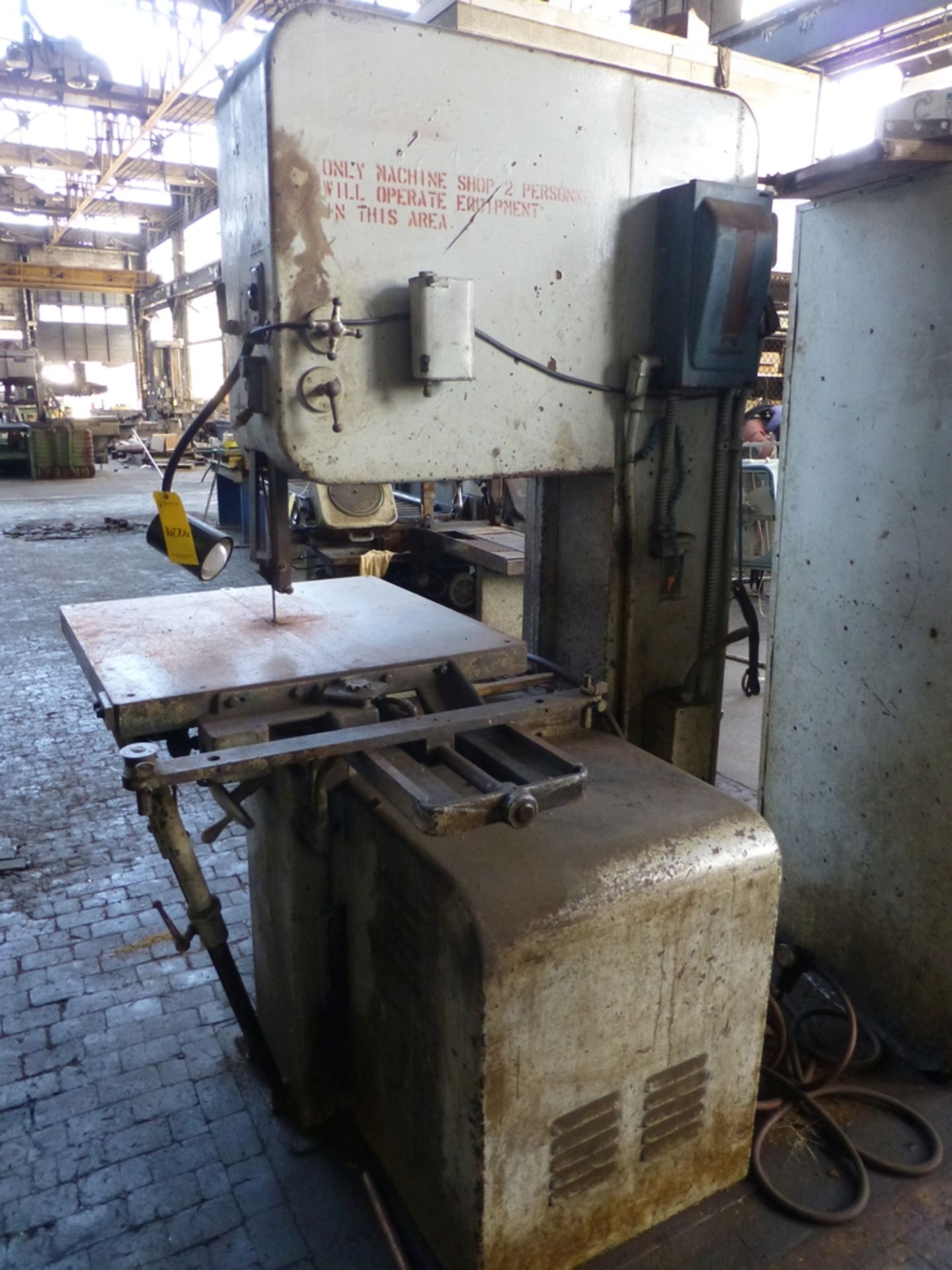 DoAll 26" Vertical Band Saw|Model No. 2612-H; Variable Speed; Table Feed; Blade Welder