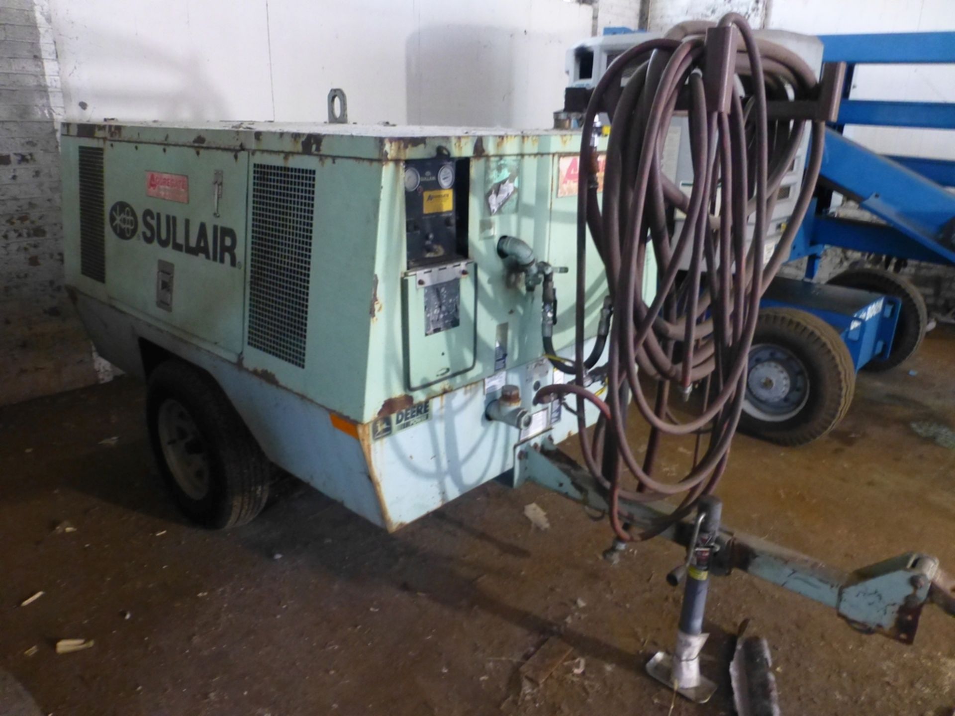 Sullair Towable Diesel Air Compressor|John Deere Engine; 100 PSI; 185 CFM; 1,143 Hours; Model: 185 - Image 2 of 16