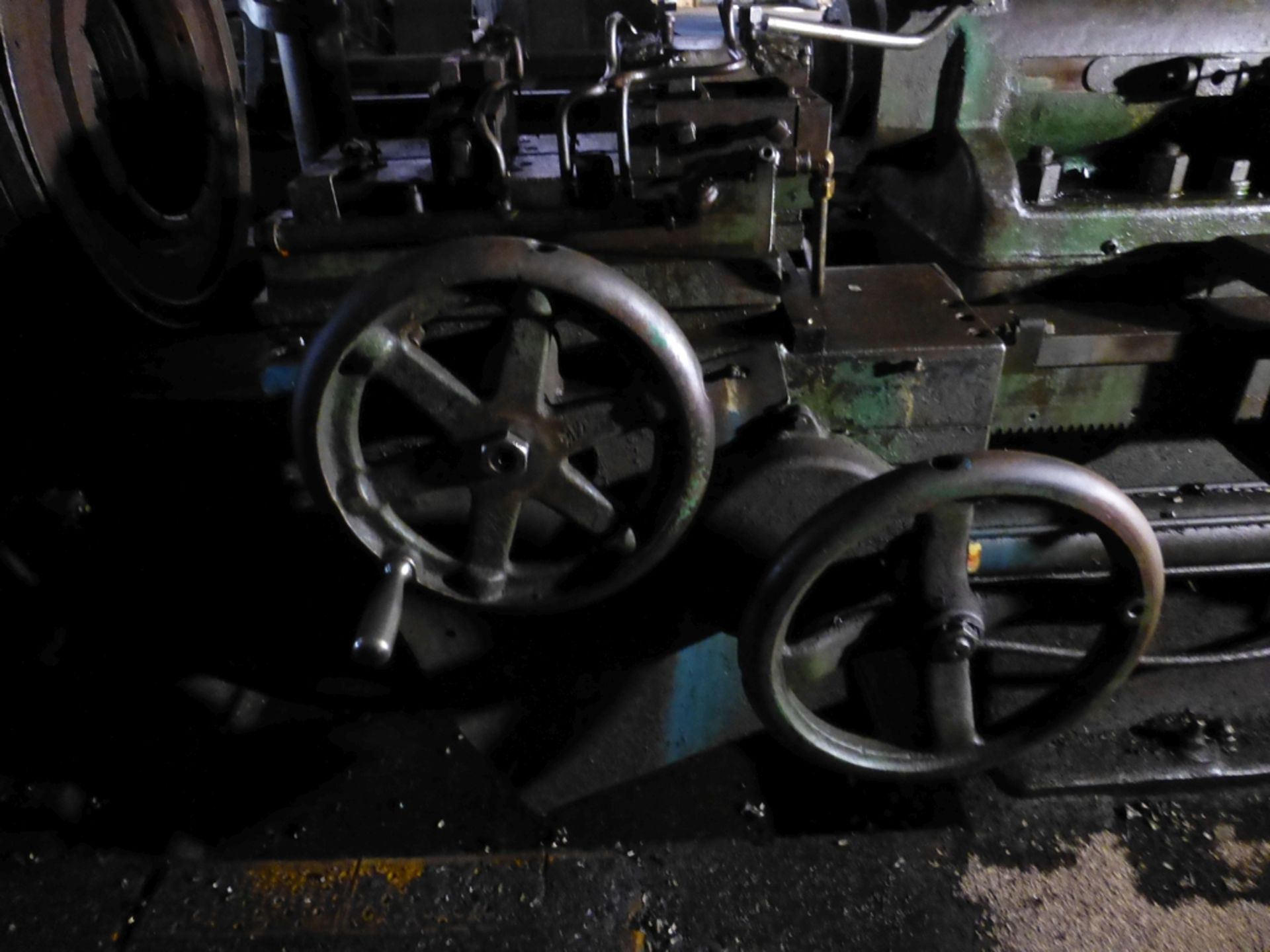 Betts Twin Carriage Center Drive Axle Lathe - Image 3 of 10