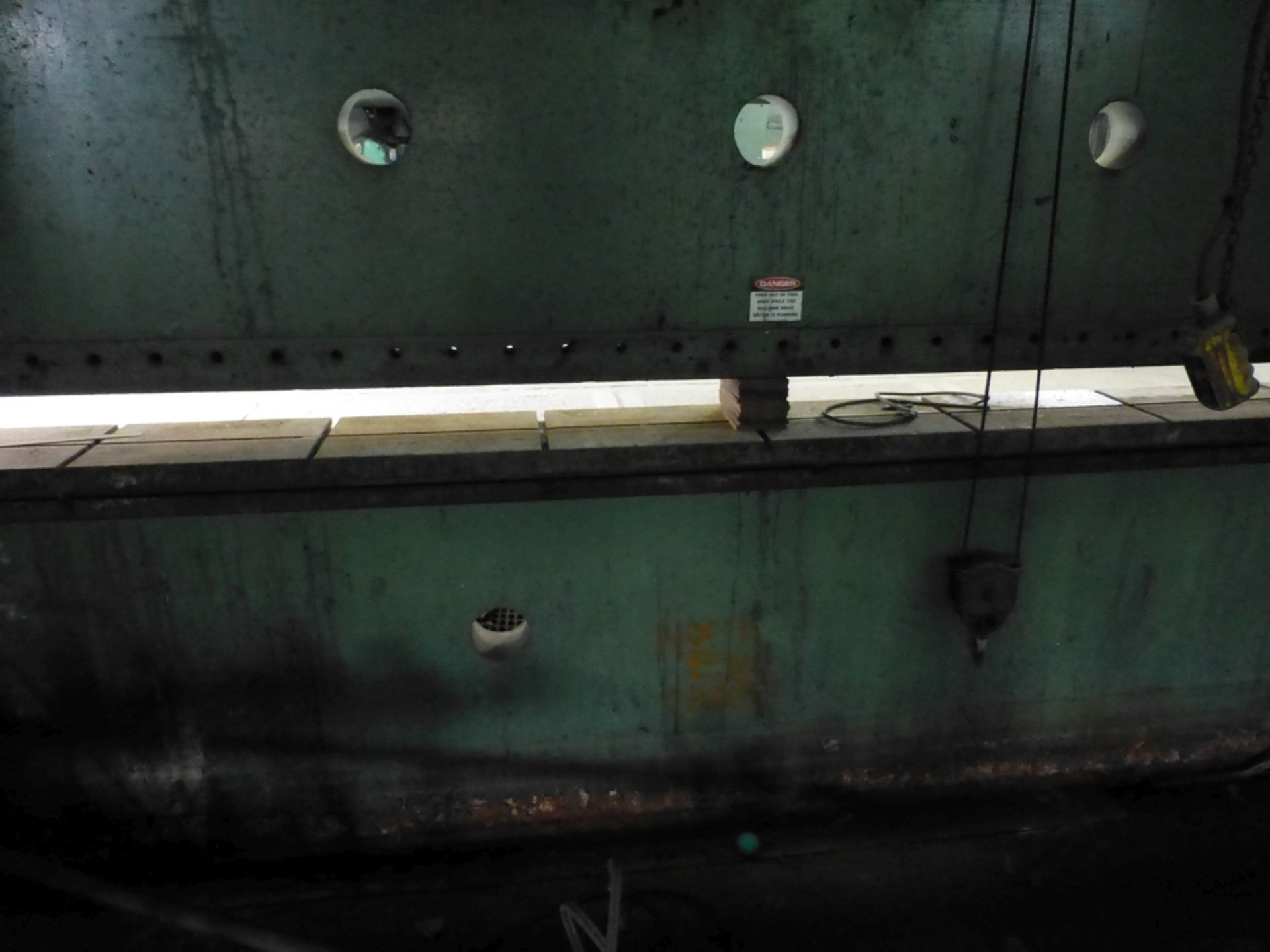 18' Cincinnati 40 Mechanical Press Brake|1,250-Ton; 6" Stroke; S/N 36444; *Broken Ram - Image 4 of 11