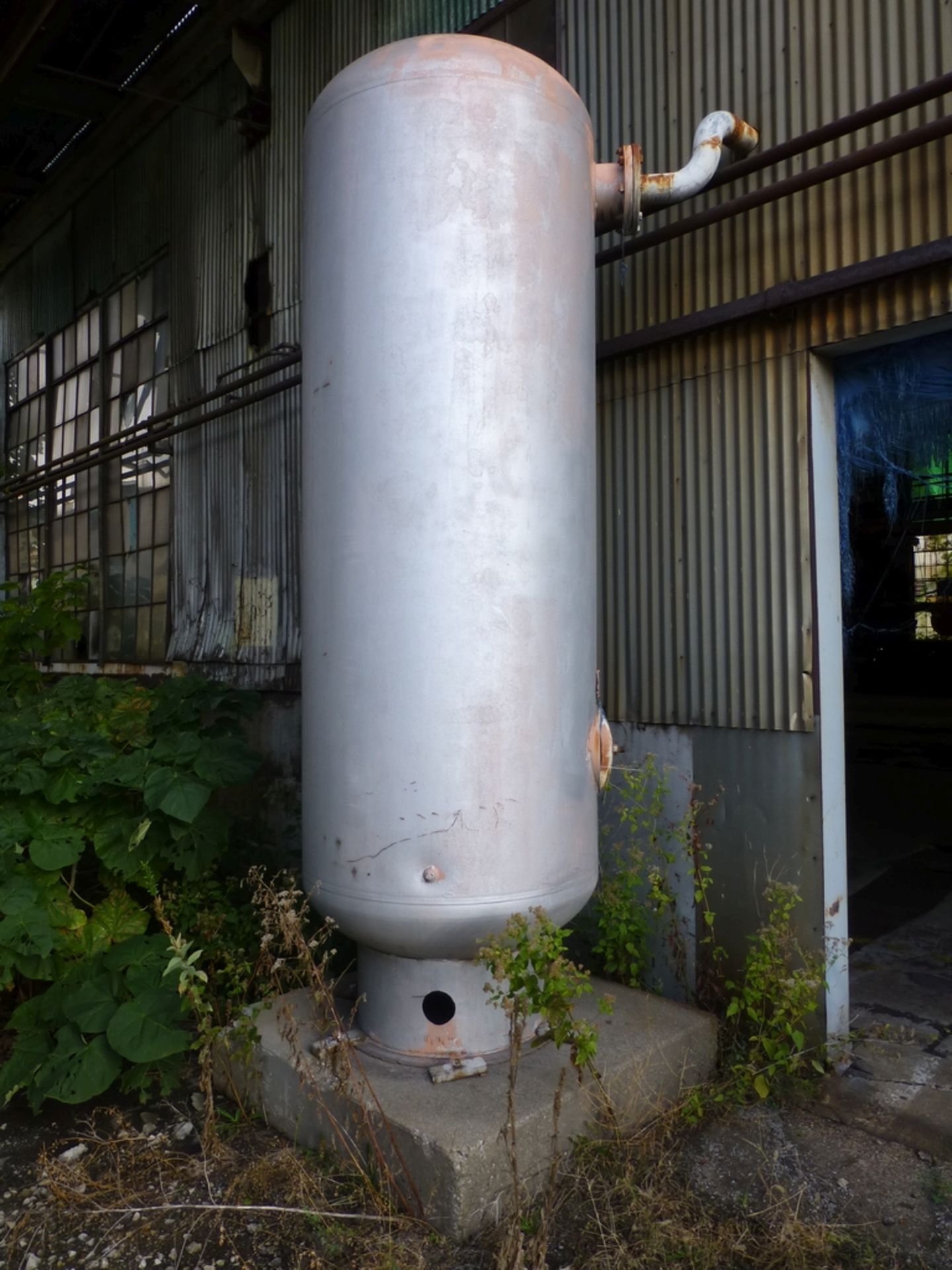 Adamson Air Storage Tank|Approx. 4' x 10'