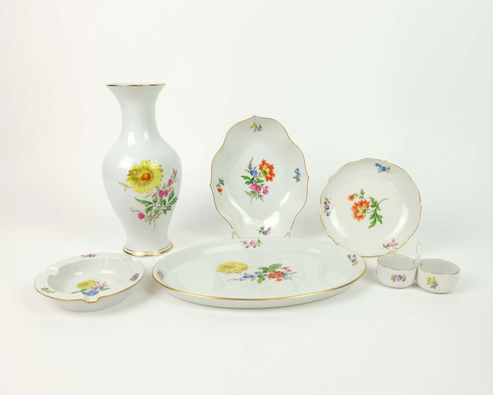 PORZELLANKONVOLUT, Staatl. Porzellanmanuf. Meissen, Dekor Deutsche Blume, bestehend aus: