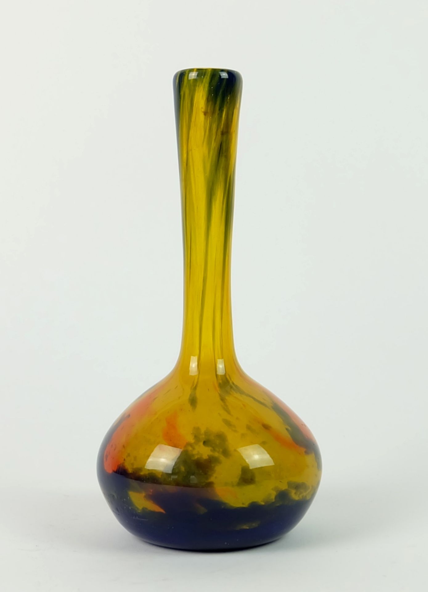 KEULENVASE, Manuf. Muller Frères/ Luneville, Jugendstil-Epoche, farbloses Glas, in der Basis