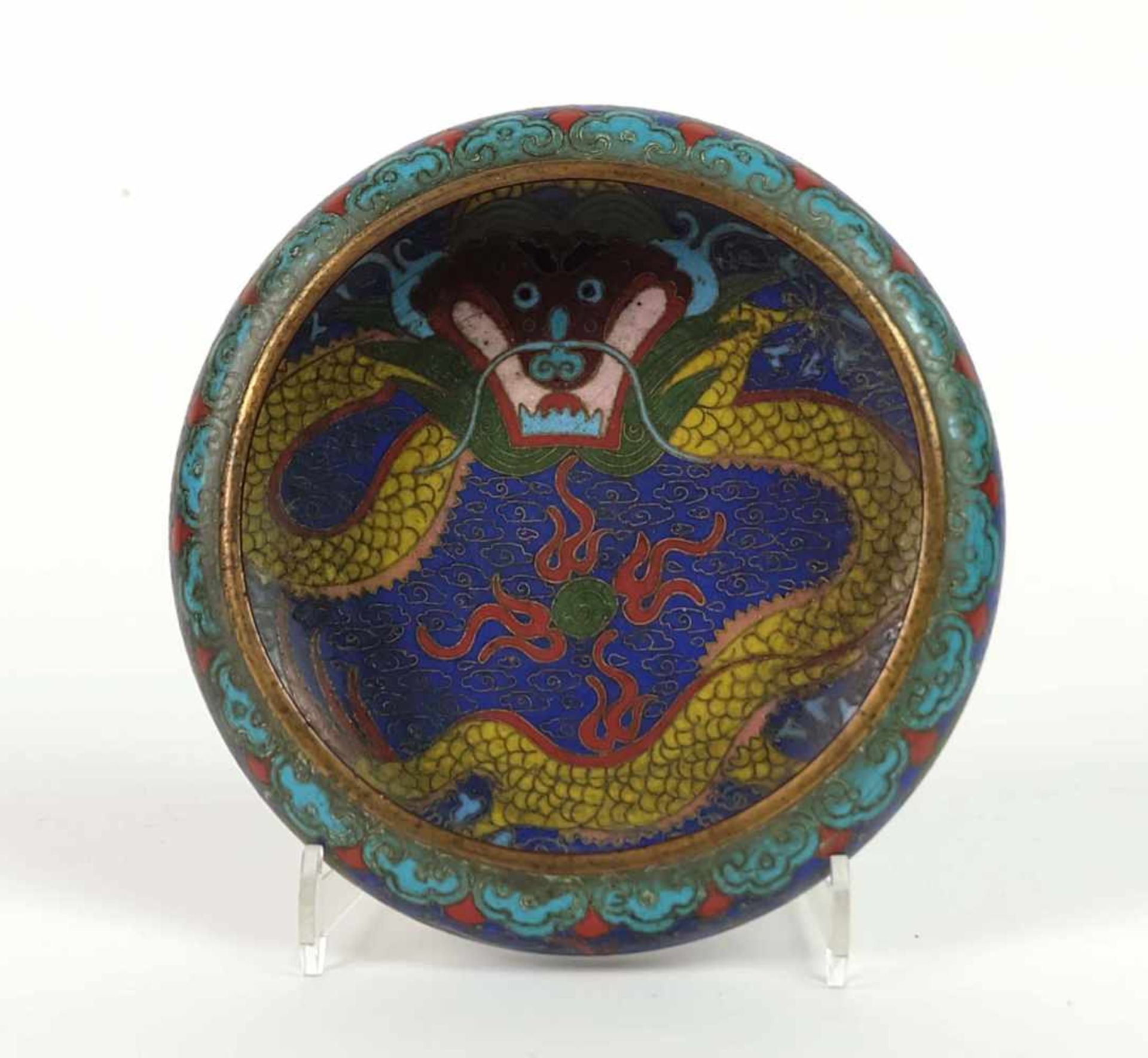 RÄUCHERSCHÄLCHEN, China, frühes 20. Jh., Cloisonné, gequetscht kugeliger Korpus, blauer Fond, im