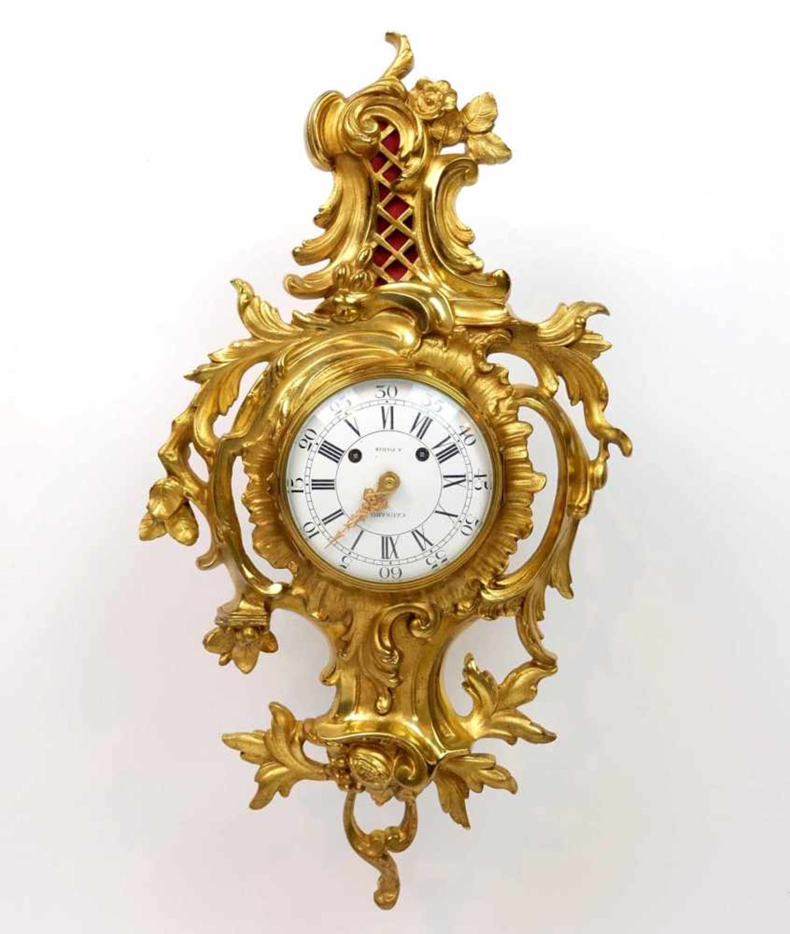 WANDUHR, Rokoko Stil, St. Aubin/ Schweiz, Rocaille-Bronzegehäuse, vergoldet, Emaillezifferblatt