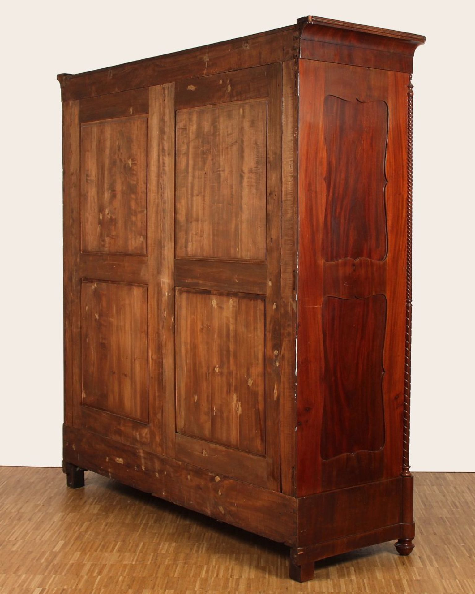 GROSSER SPÄTBIEDERMEIER-SCHRANK, Mahagoni, zweitüriger und zweischübiger Korpus, besch., H 228, B - Image 4 of 4