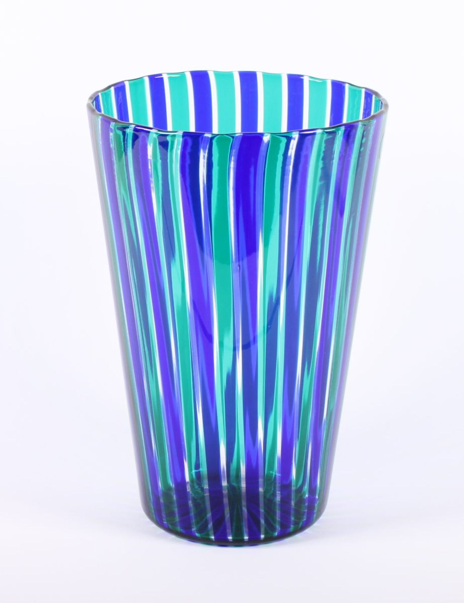 VASE "A FASCE VERTICALI", farbloses Glas, alternierend grüne und blaue Streifeneinschmelzungen,
