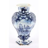 VASE, Fayence, blau bemalt, glasiert, H 23,5, besch., DELFT, 17./18.Jh.