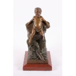 GÖRLING, Felix, (1860-1932), "Junge vor einem Hummer zurück weichend", Bronze, H 18,5, verso bez.