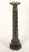 SÄULE, Serpentin, mit drehbarer Plinthe (Höhe 110 cm), leicht besch., ZÖBLITZ, um 1900