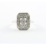 ART DECO-RING, 585/ooo Weißgold, besetzt mit einem Altschliffdiamanten von ca. 0,25 ct. sowie