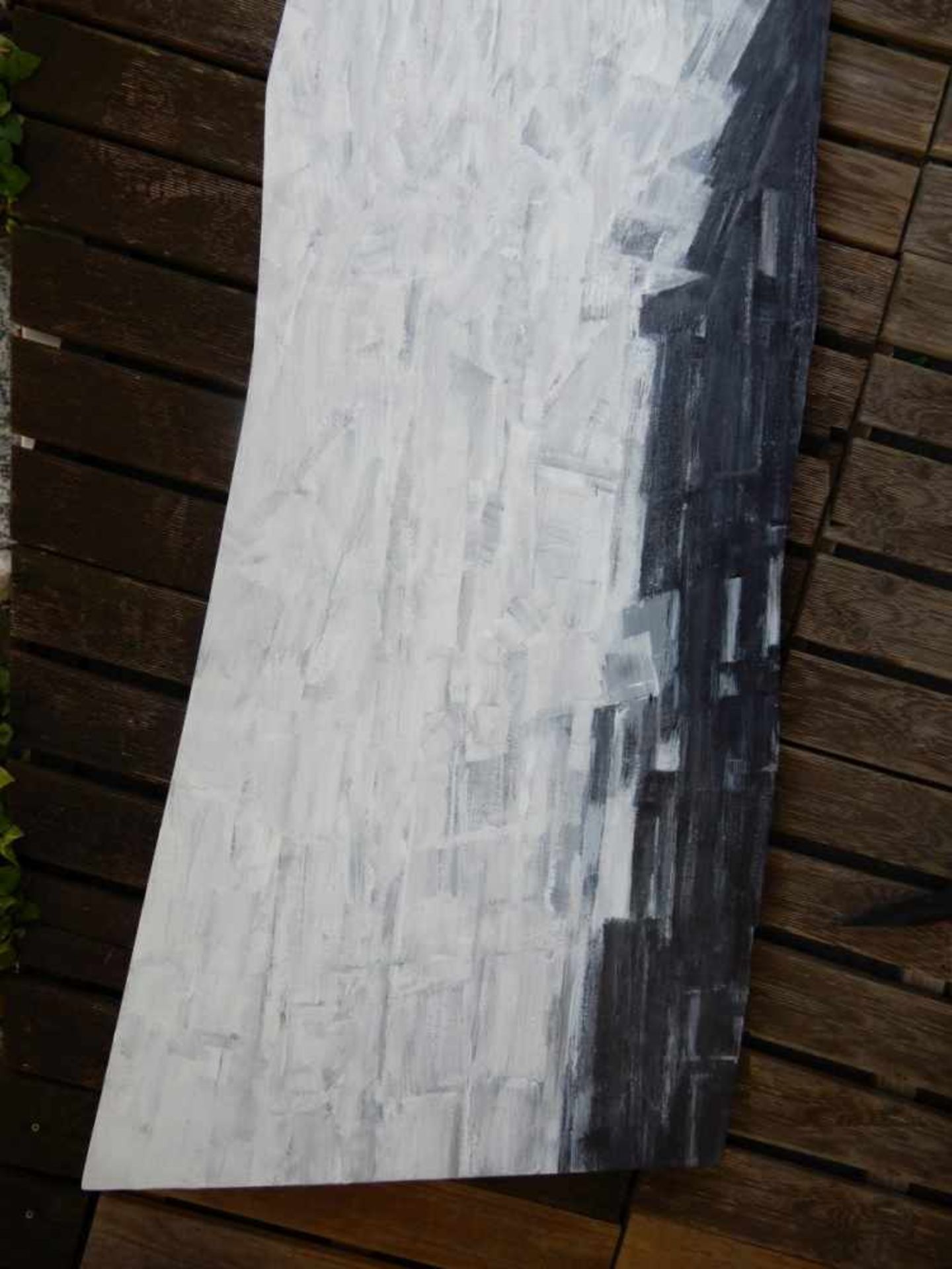 TAPPESER, Rainer, "Horizontstück", 2 tlg., Holz, Länge 330 x 60 und 180 x 20 cm, bemalt, verso bez., - Bild 4 aus 7