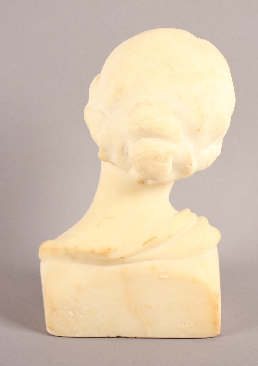 BÜSTE EINER JUNGEN FRAU, Alabaster, H 19, leicht best., ITALIEN, um 1870 - Image 3 of 4