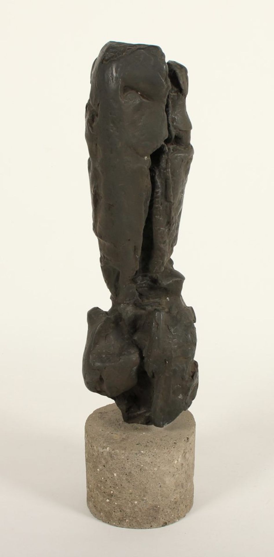 PETERS, Herbert (*1925), "Screwed I", Bronze, H 57,5, 1964, nummeriert 2/5, Steinsockel, erworben