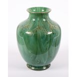 VASE, farbloses Glas, grün getönt und marmoriert, gold staffierter Rankendekor mit opakweißen