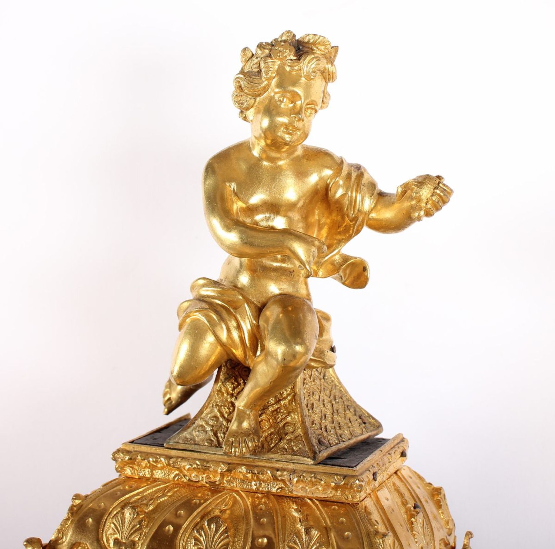 LOUIS-QUINZE-PENDULE, Boulle-Gehäuse mit vergoldeten Bronzeapplikationen, vergoldetes - Bild 5 aus 10