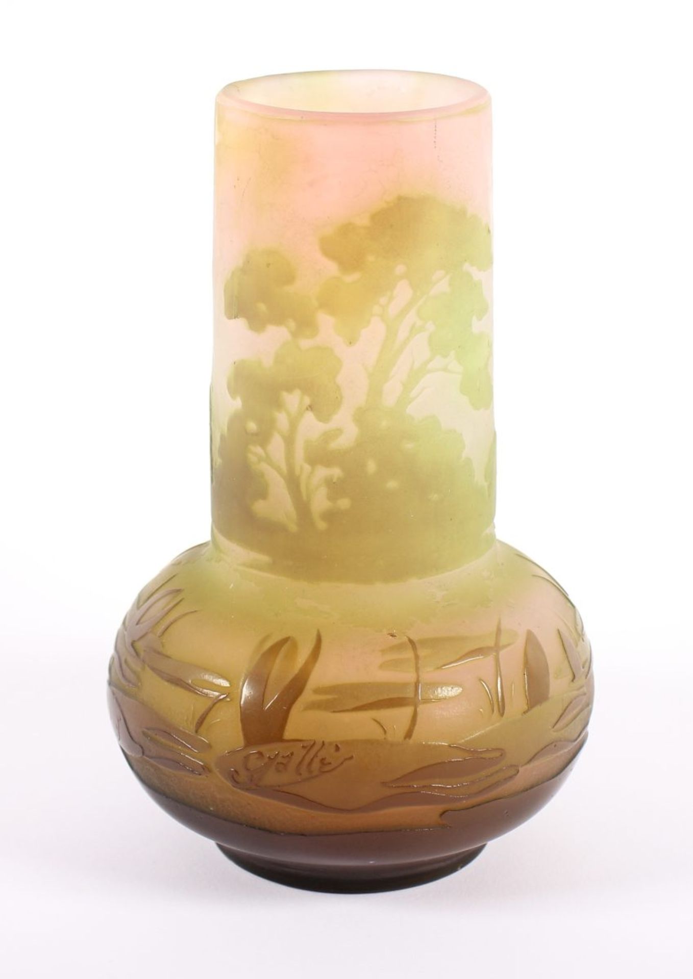 KLEINE JUGENDSTIL-VASE, farbloses Glas, roséfarben und grün getönt im Verlauf, olivgrün