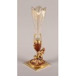 FIGURALE ZIERVASE, Bronze, Glaseinsatz mit Goldstaffage (ber.), H 21, FRANKREICH, 19.Jh.