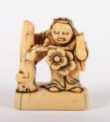 NETSUKE CHAO HSI HSING, Elfenbein, ein Günstling des Kaisers sah in den Wäldern des Mont Lo-Fu