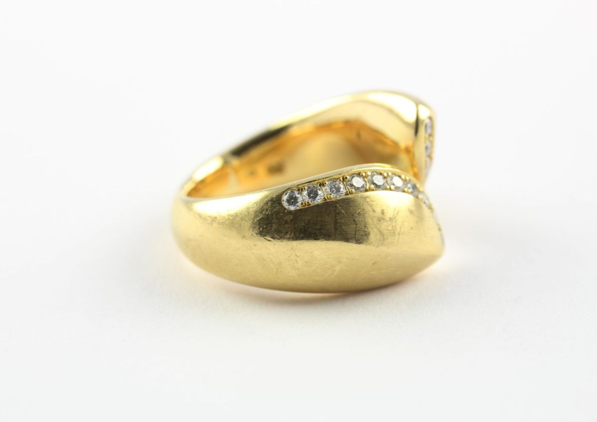 DAMENRING, 750/ooo Gelbgold, besetzt mit 20 Brillanten von zusammen ca. 1,0 ct., RG 53, 24,24g - Bild 2 aus 2