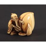 NETSUKE TÔBÔSAKU SENNIN, Elfenbein, schöne, glänzende, goldgelbe Patina, feine Schnitzarbeit, der