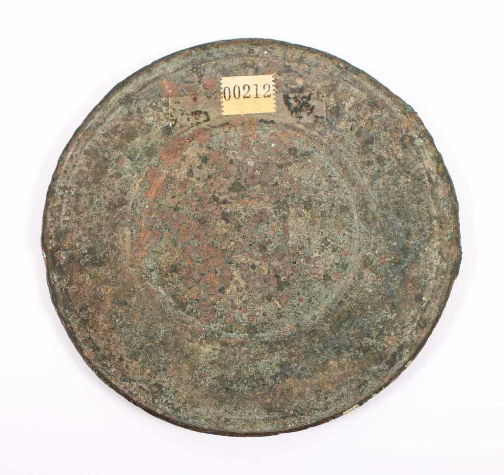 SPIEGELSCHEIBE, Bronze, Dm 15, RÖMISCH, ca.1.-3.Jh.n.Chr. Provenienz: Sammlung Konrad Strehl (1913- - Image 2 of 2