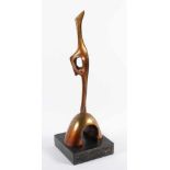 MODERNER BILDHAUER, "Abstrakte Form", Bronze, H 42,5, monogrammiert FM, M.20.Jh.