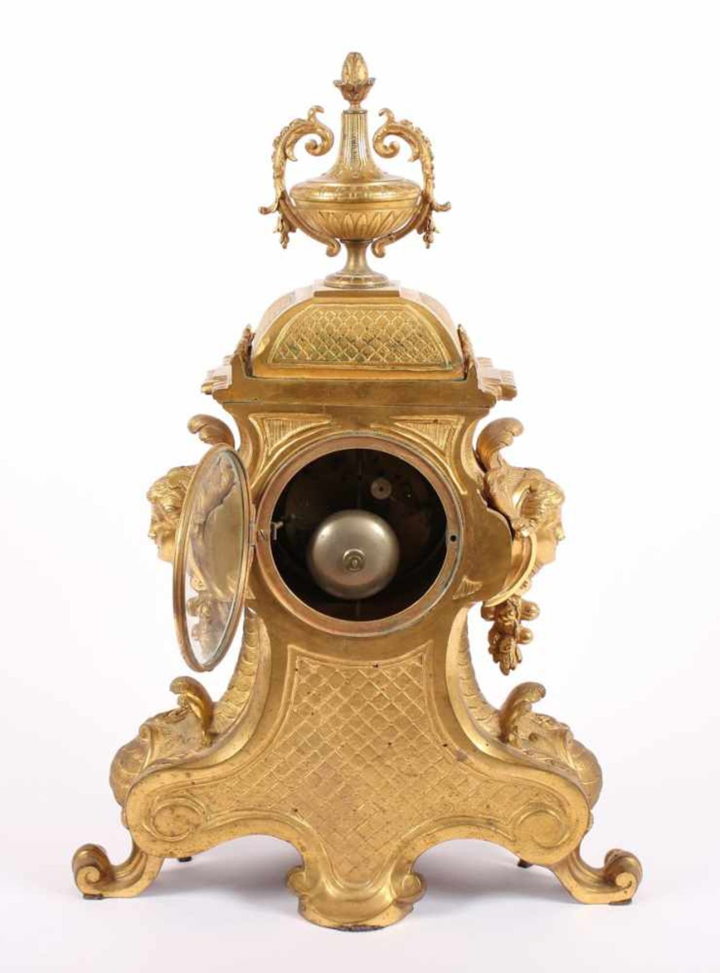 PENDULE, Bronzegehäuse, vergoldet, H 48, Minutenzeiger und rückwärtige Abdeckung besch., Werk mit - Bild 4 aus 5
