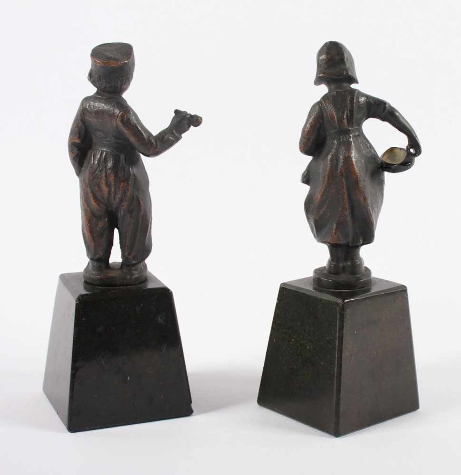 ZWEI KINDERFIGUREN, Bronze, H 9,5, Marmorsockel, DEUTSCH, E.19.Jh. - Image 2 of 2