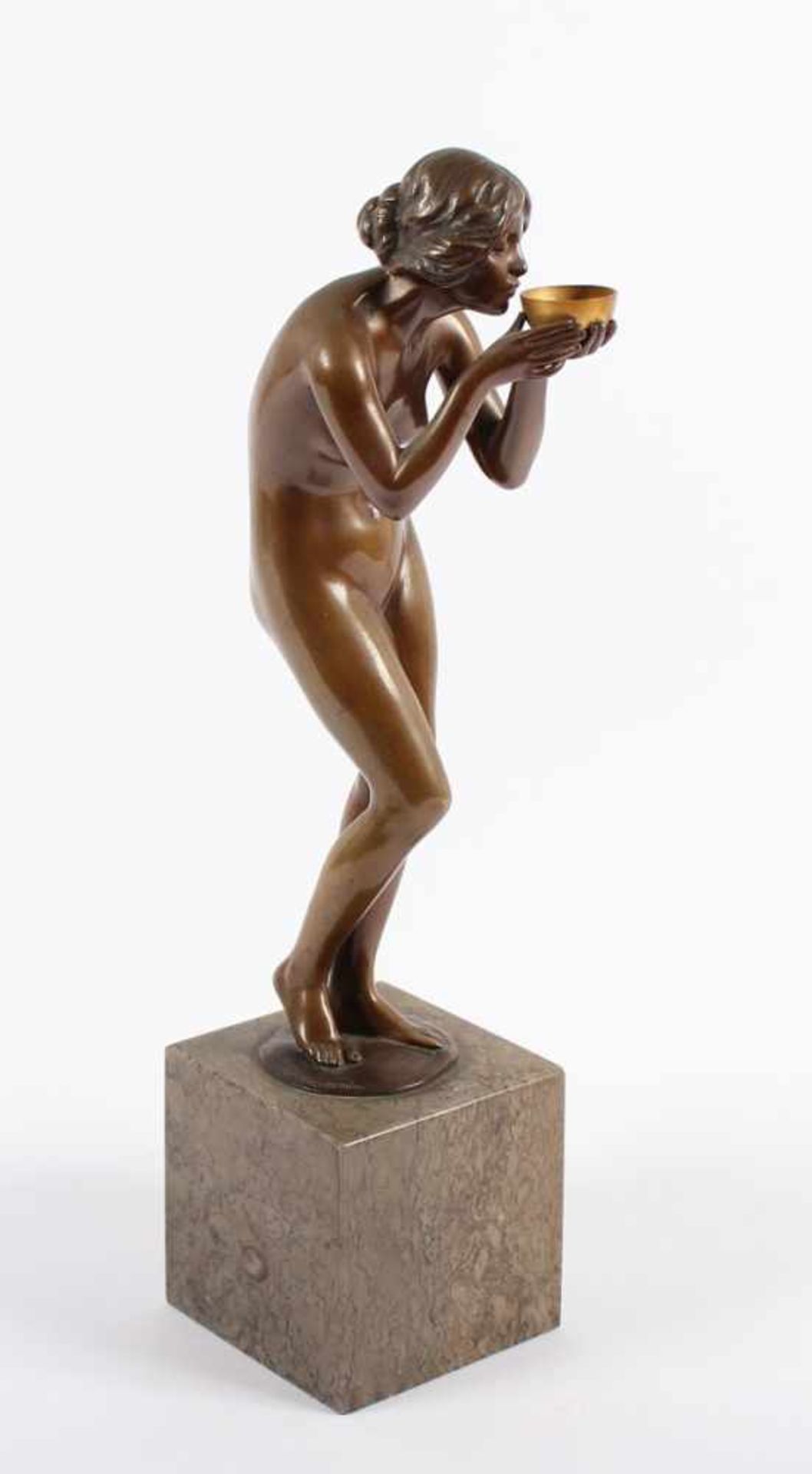 SEIFFERT, Victor, "Trinkende", Bronze, H 22,5, auf der Standfläche signiert sowie Gießerstempel - Image 2 of 5