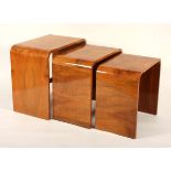 DREI NESTING TABLES, Nusswurzel, H bis 59, B bis 62, T 37,5, HILLE, ENGLAND, um 1930