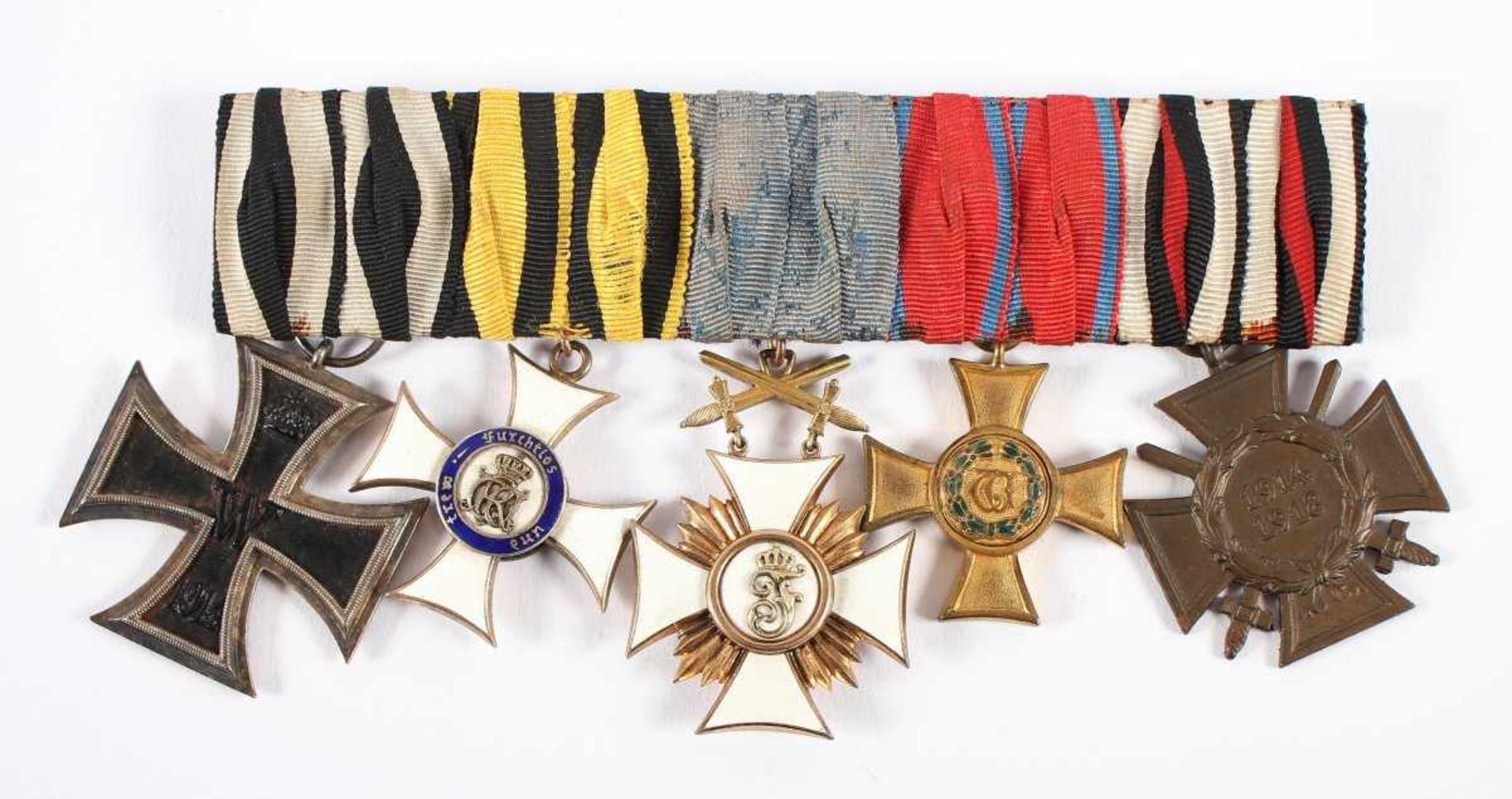 FÜNFTEILIGE WÜRTTEMBERGISCHE ORDENSSCHNALLE, bestehend aus Eisernes Kreuz 1914 2. Klasse,