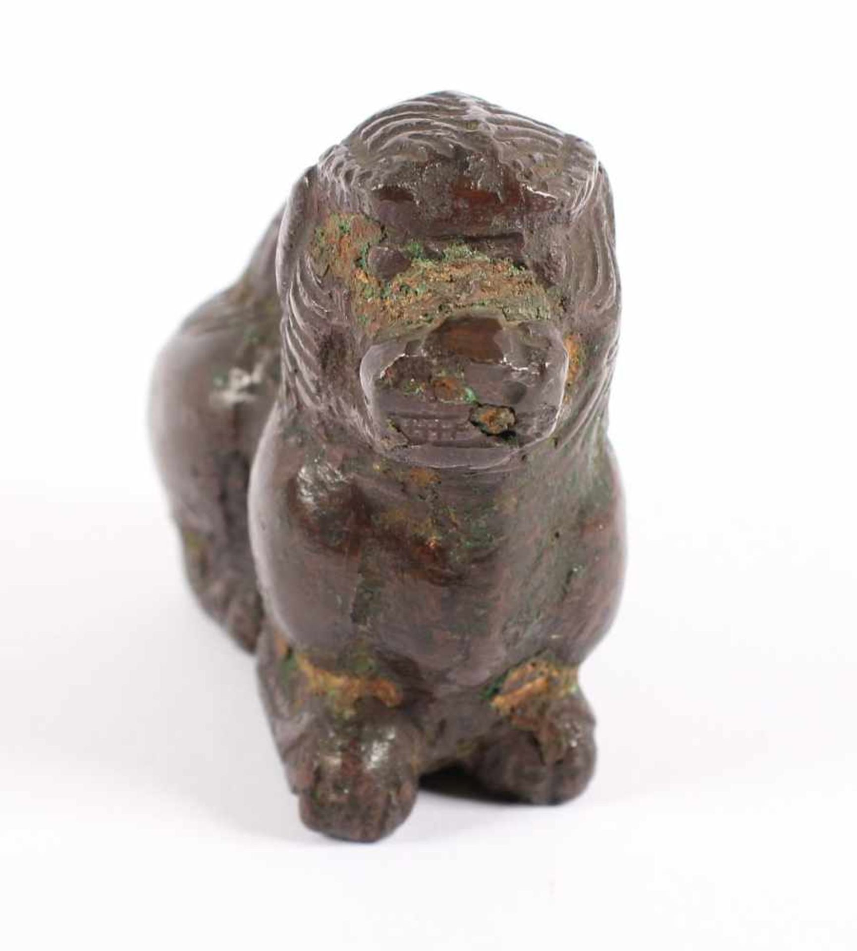 FO-HUND, Bronze, braun patiniert, grüne Patina, L 7,5, CHINA, Ming-Zeit Provenienz: Sammlung - Bild 2 aus 4